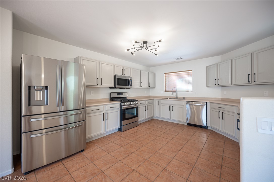 6133 Crystal Talon Street