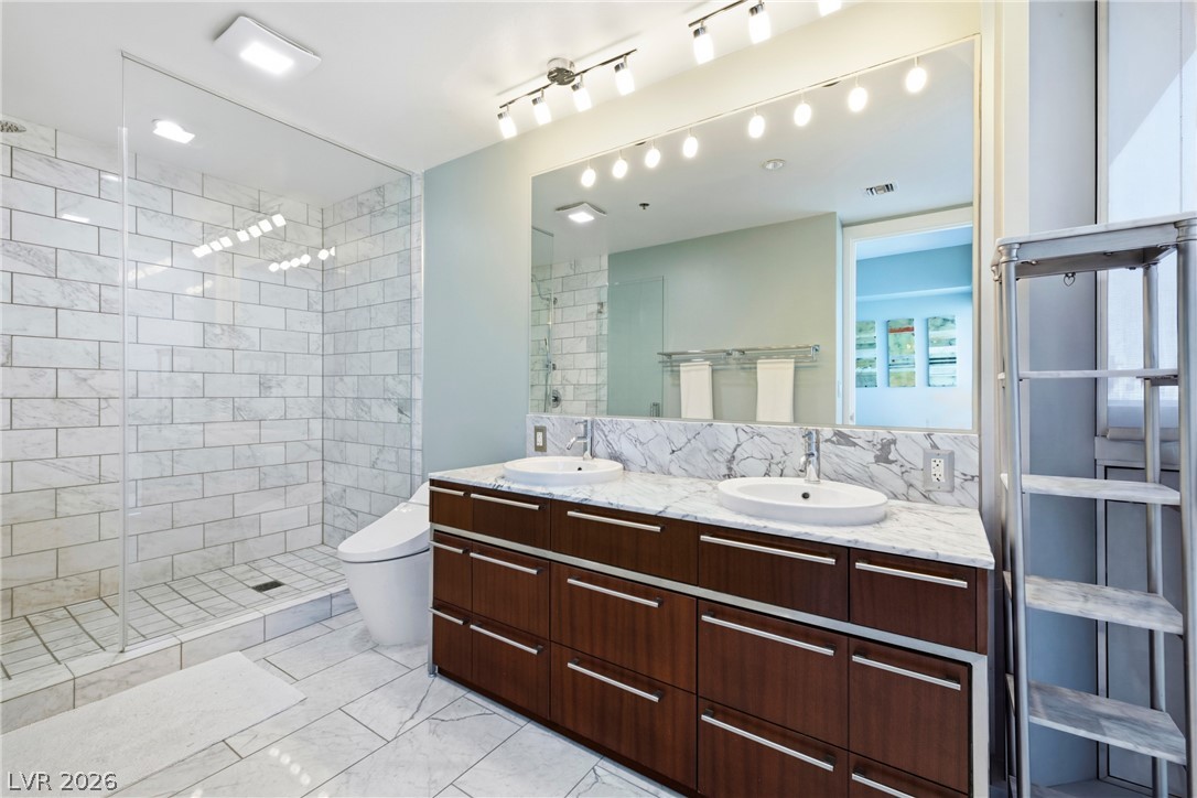 4471 Dean Martin Drive 810