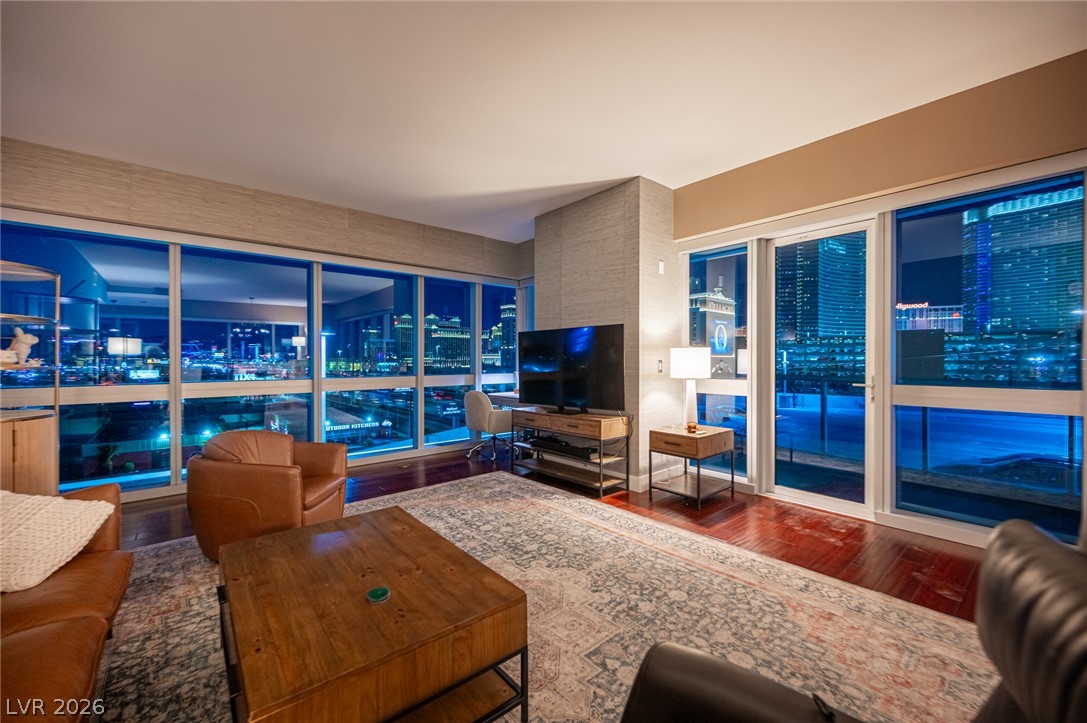 4471 Dean Martin Drive 810