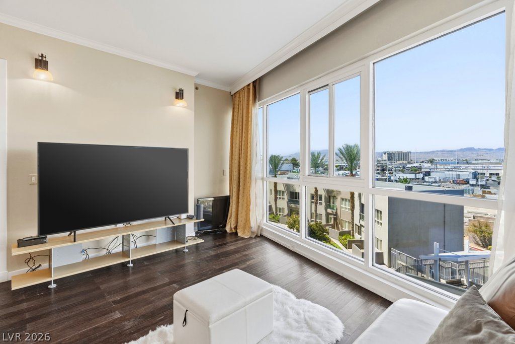 4525 Dean Martin Drive 402