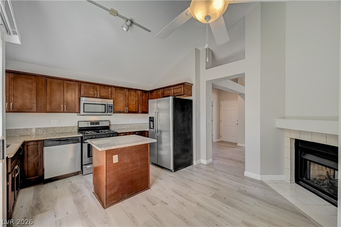 386 El Pico Drive