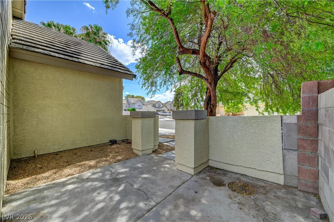 386 El Pico Drive