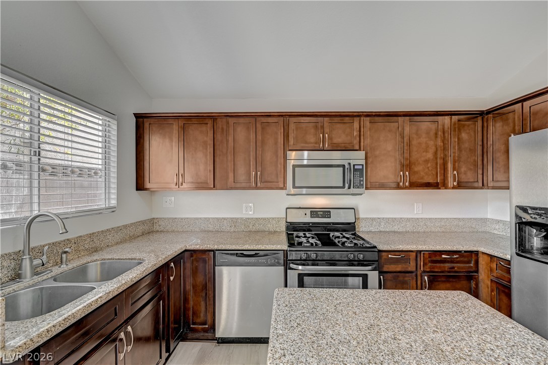 386 El Pico Drive