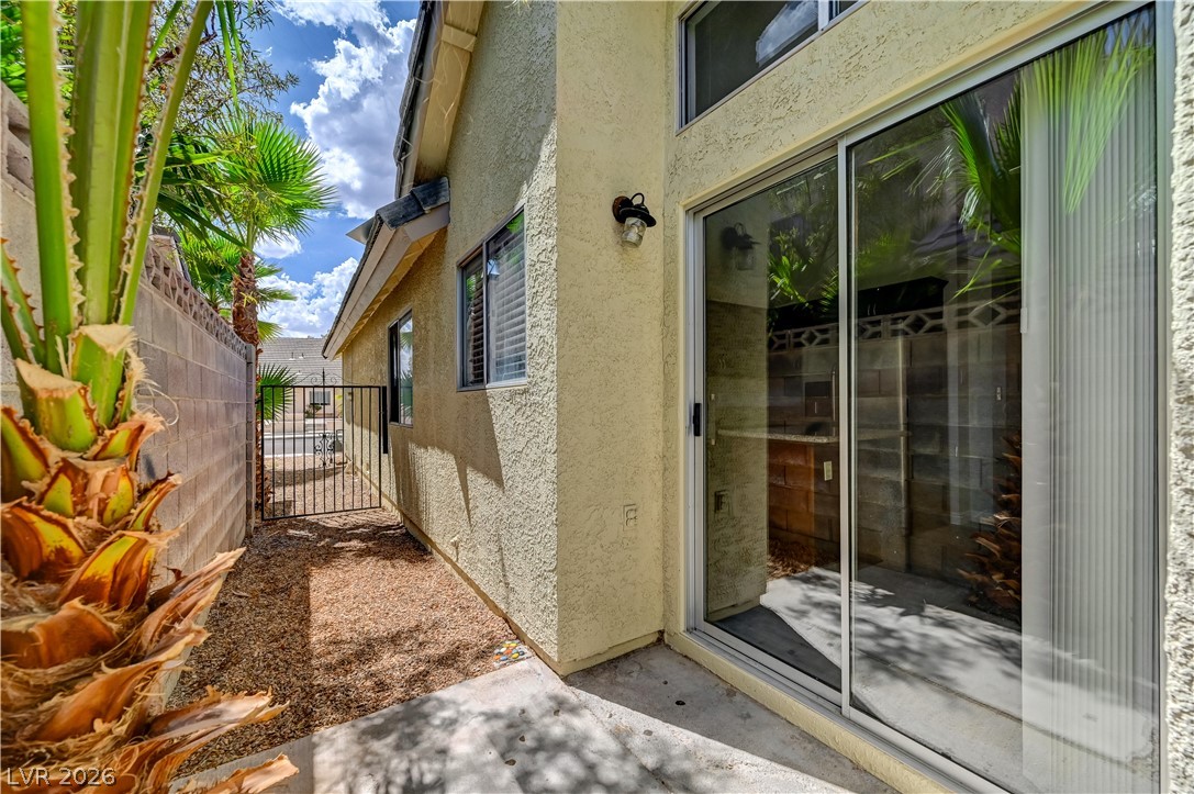 386 El Pico Drive