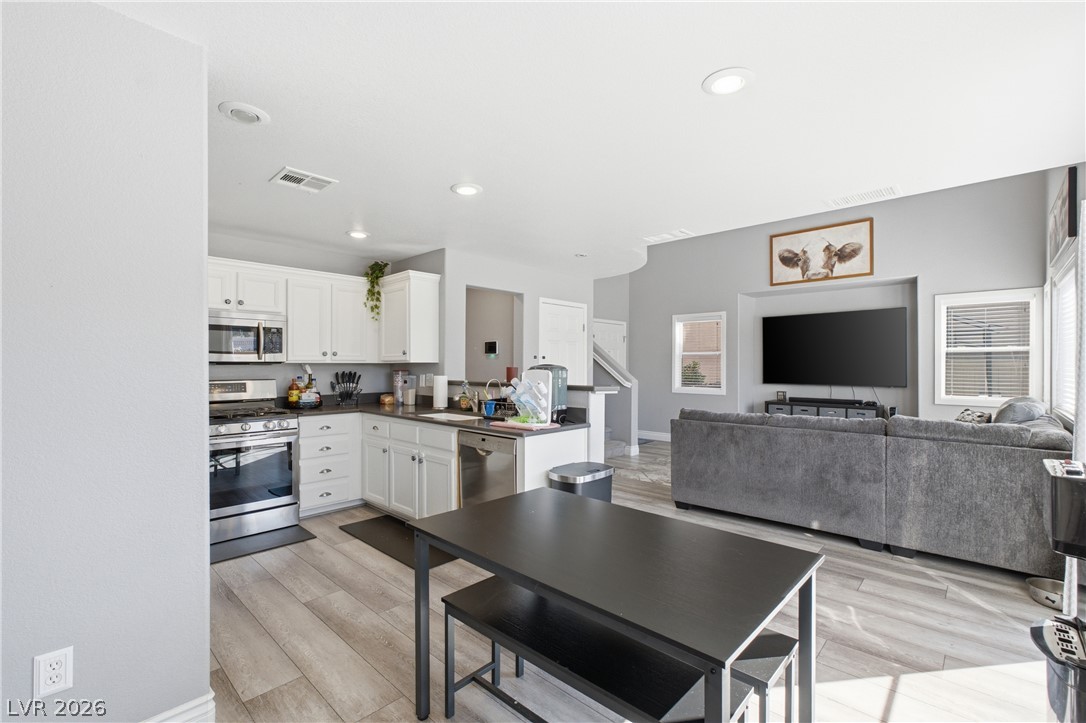 9144 Starling Wing Place