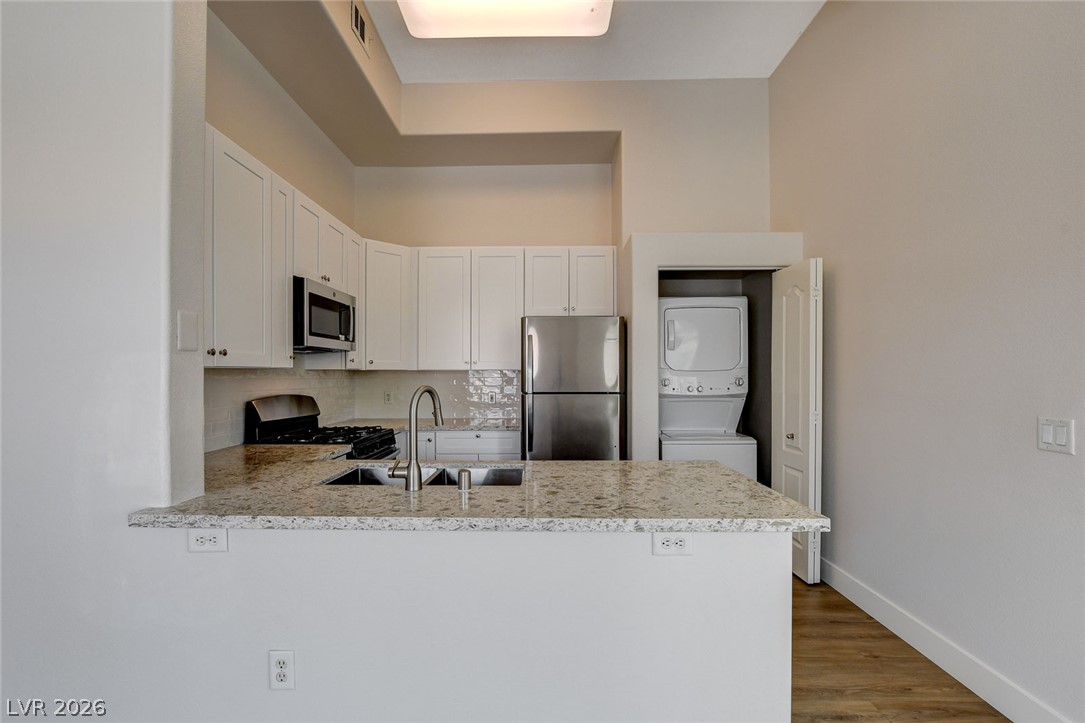 700 Carnegie Street 4324
