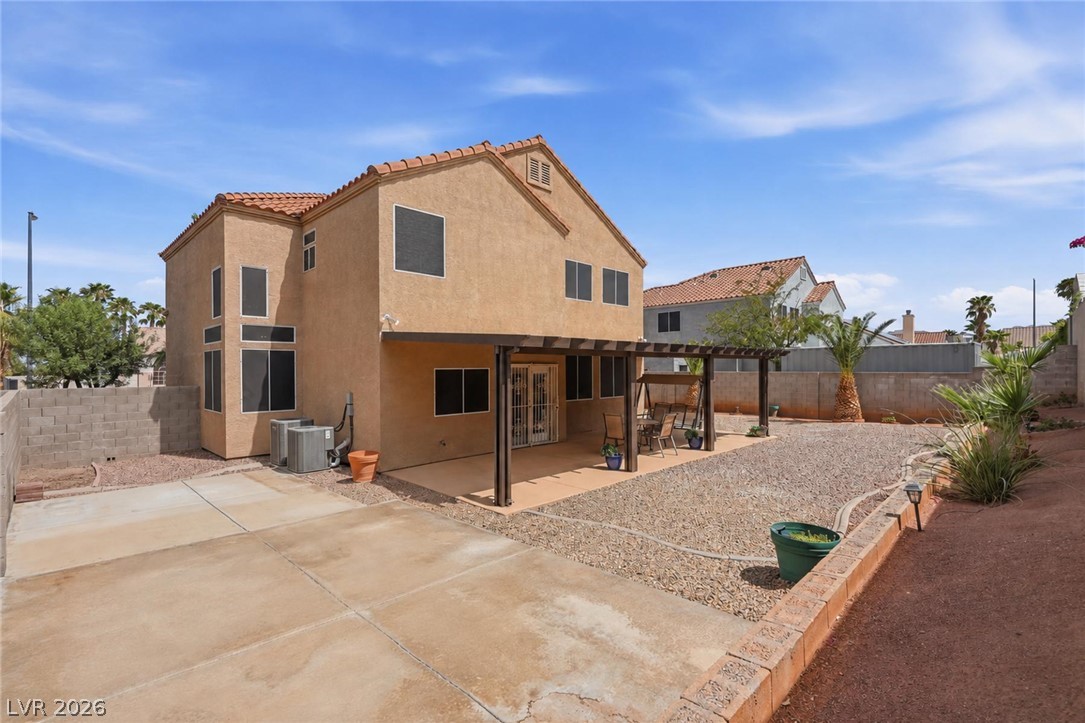 909 Blanco Caballo Way