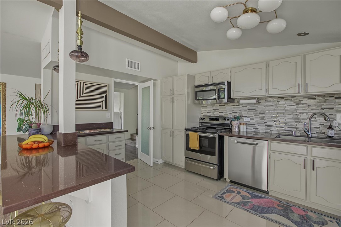 1663 Pawnee Drive