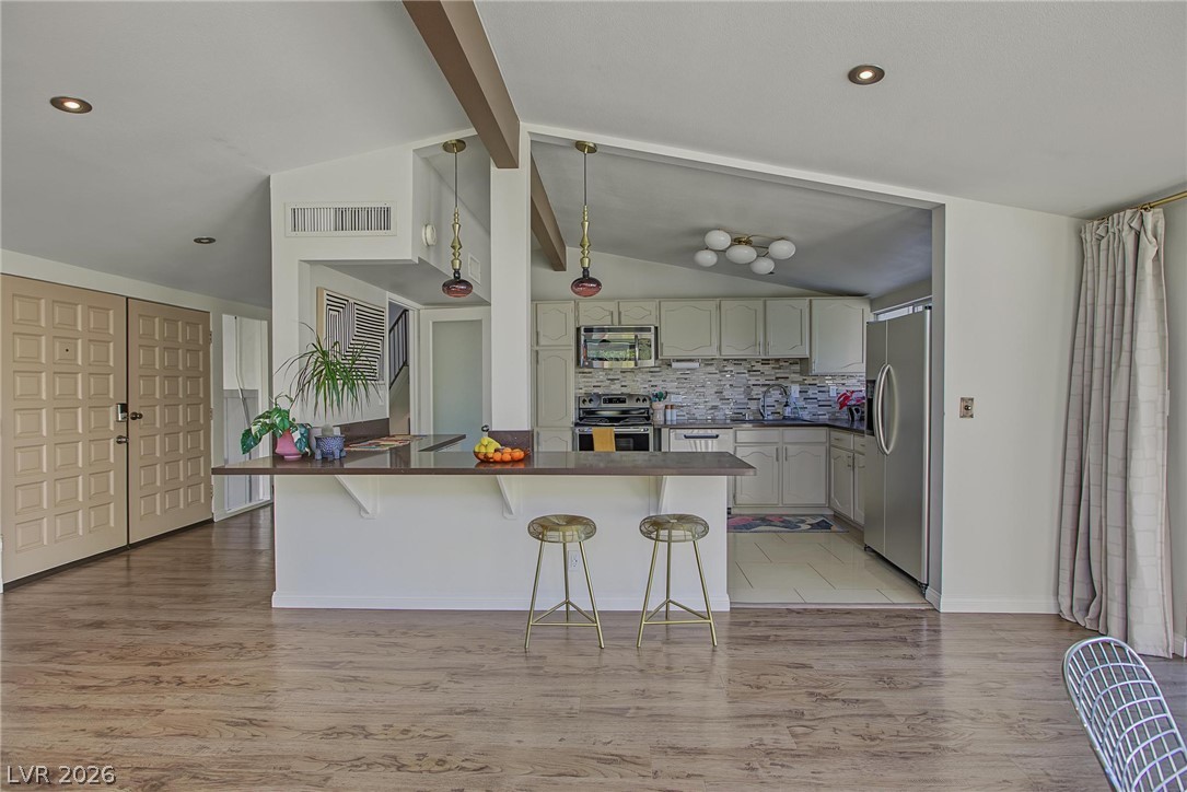1663 Pawnee Drive