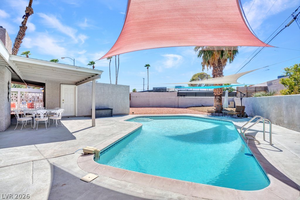 3327 Seminole Circle
