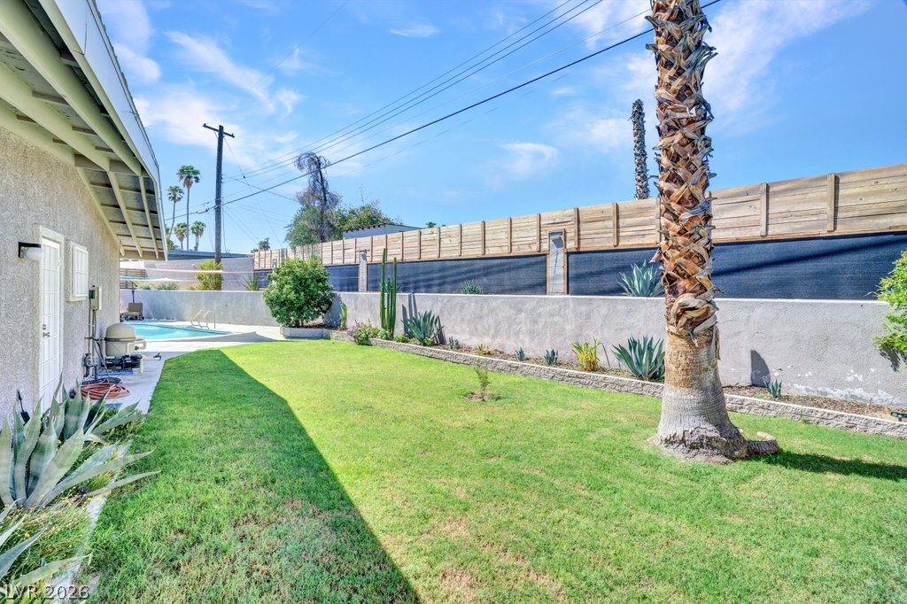 3327 Seminole Circle