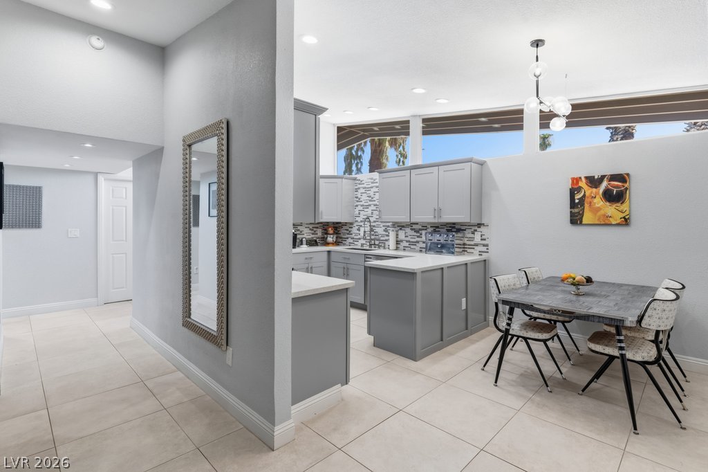 3327 Seminole Circle