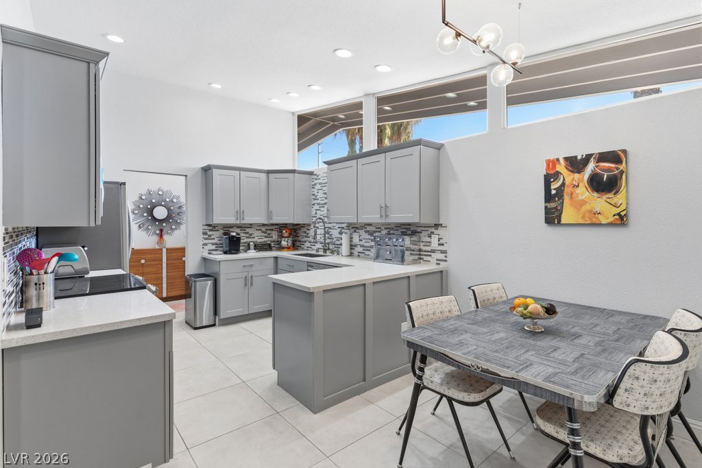 3327 Seminole Circle