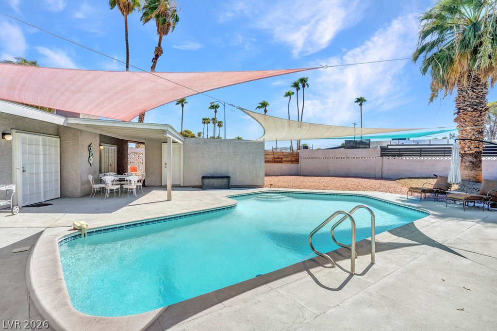 3327 Seminole Circle