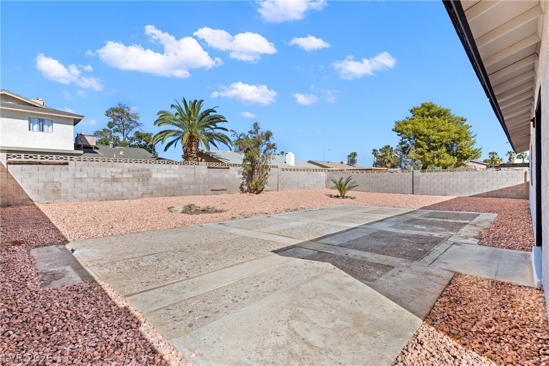 1712 Rockcrest Drive