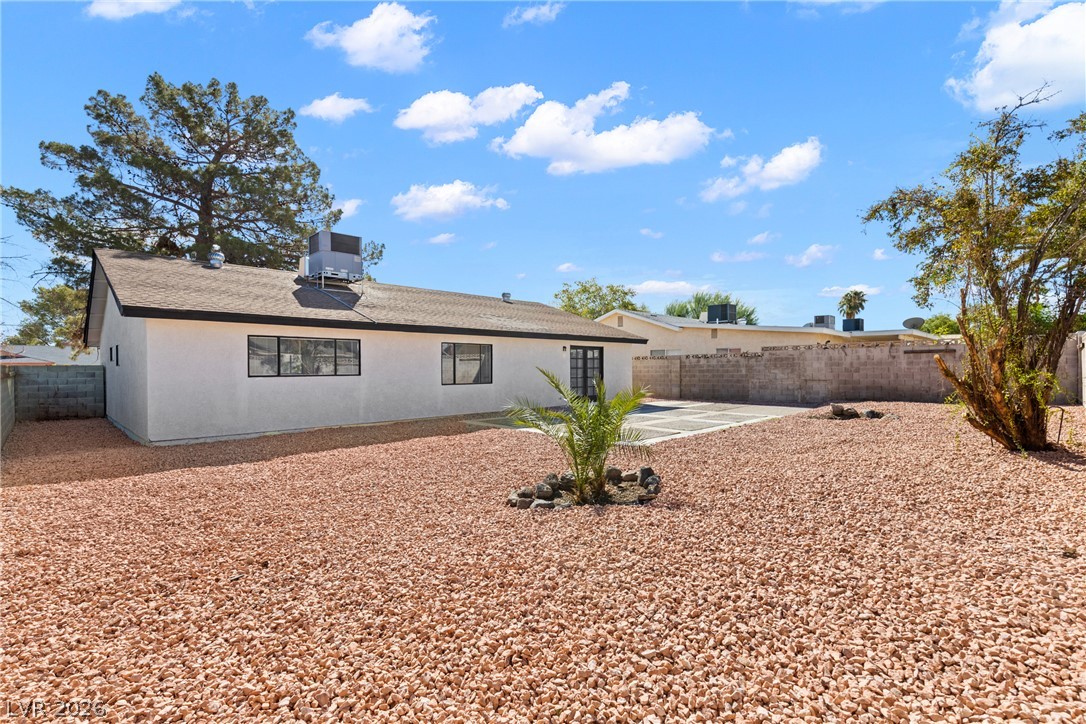 1712 Rockcrest Drive