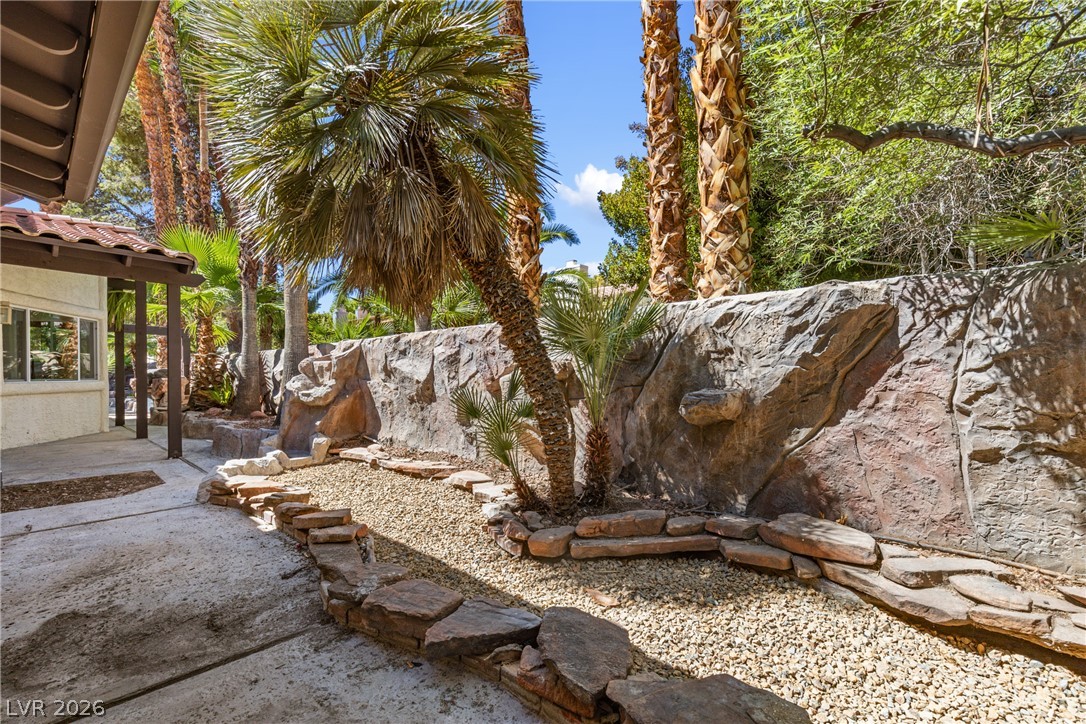 3325 Calle De Corrida