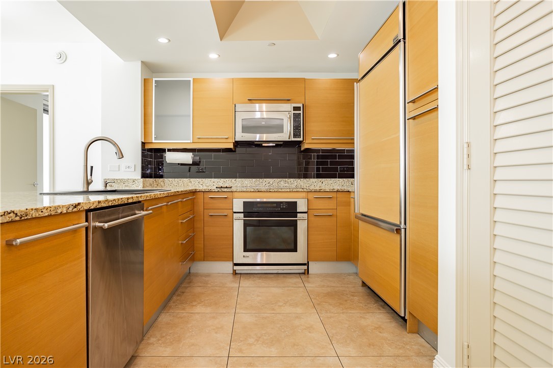 222 Karen Avenue 2301