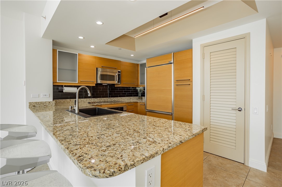 222 Karen Avenue 2301