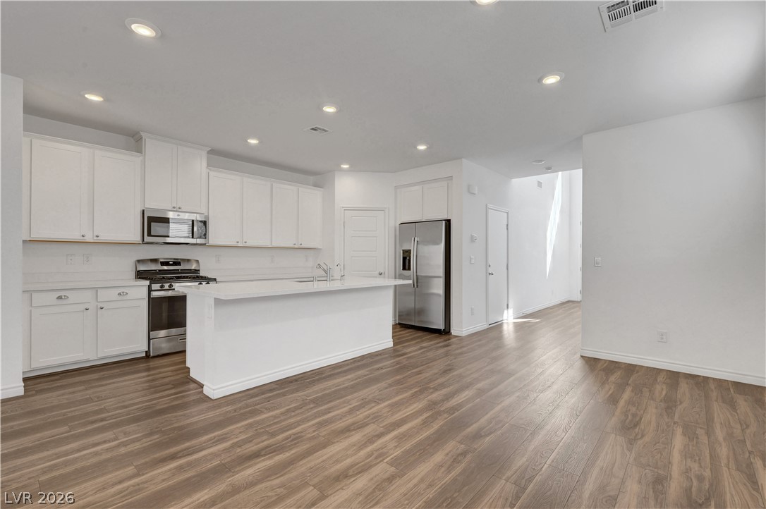 6810 Gaslamp Harbor Avenue
