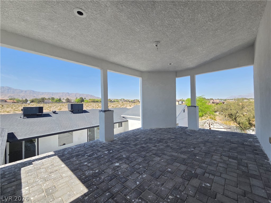 5724 North Grand Canyon Drive