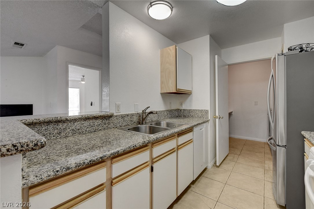 2200 South Fort Apache Road 2234