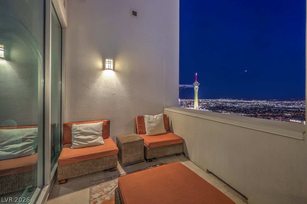 2700 Las Vegas Boulevard 4304