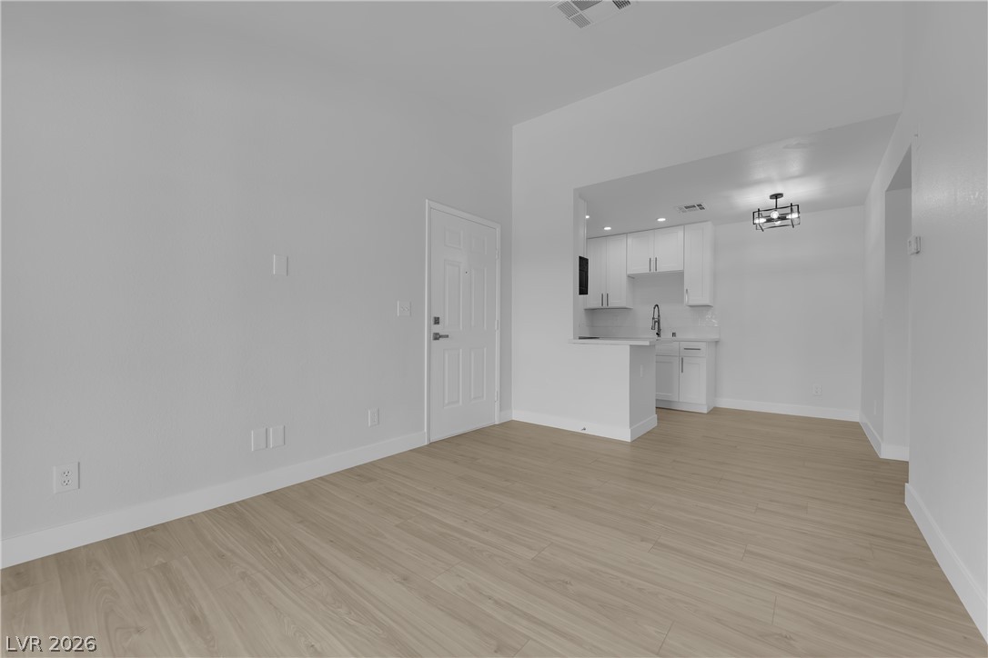 5111 Lindell Road 202