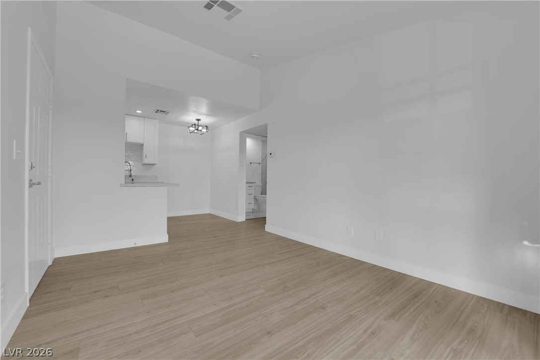5111 Lindell Road 202