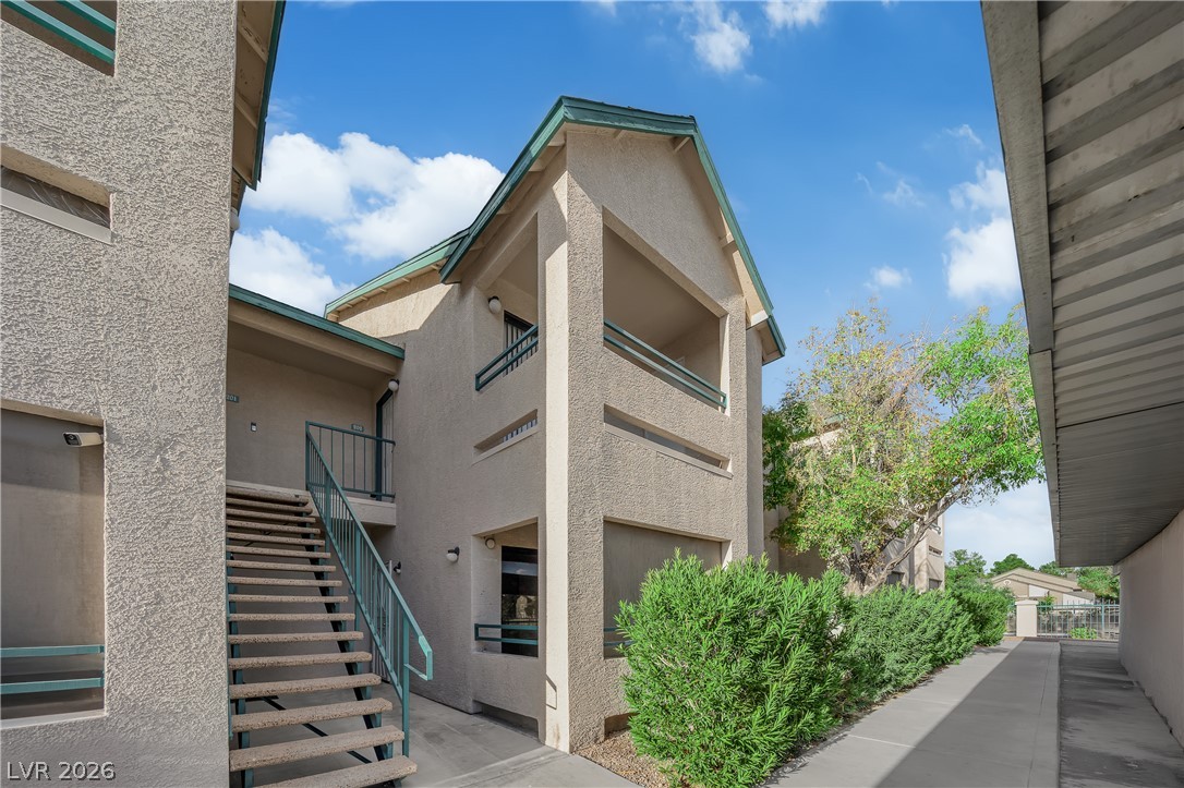 5111 Lindell Road 202