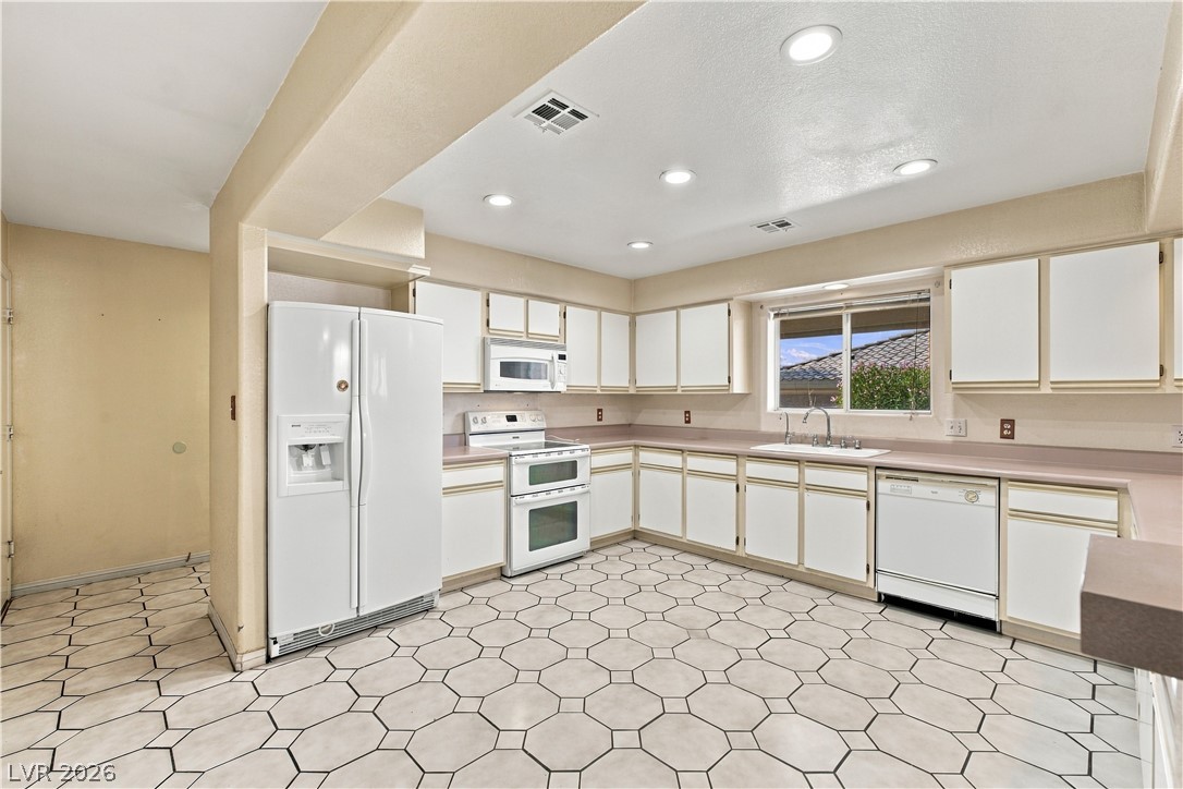 921 Primrose Lane