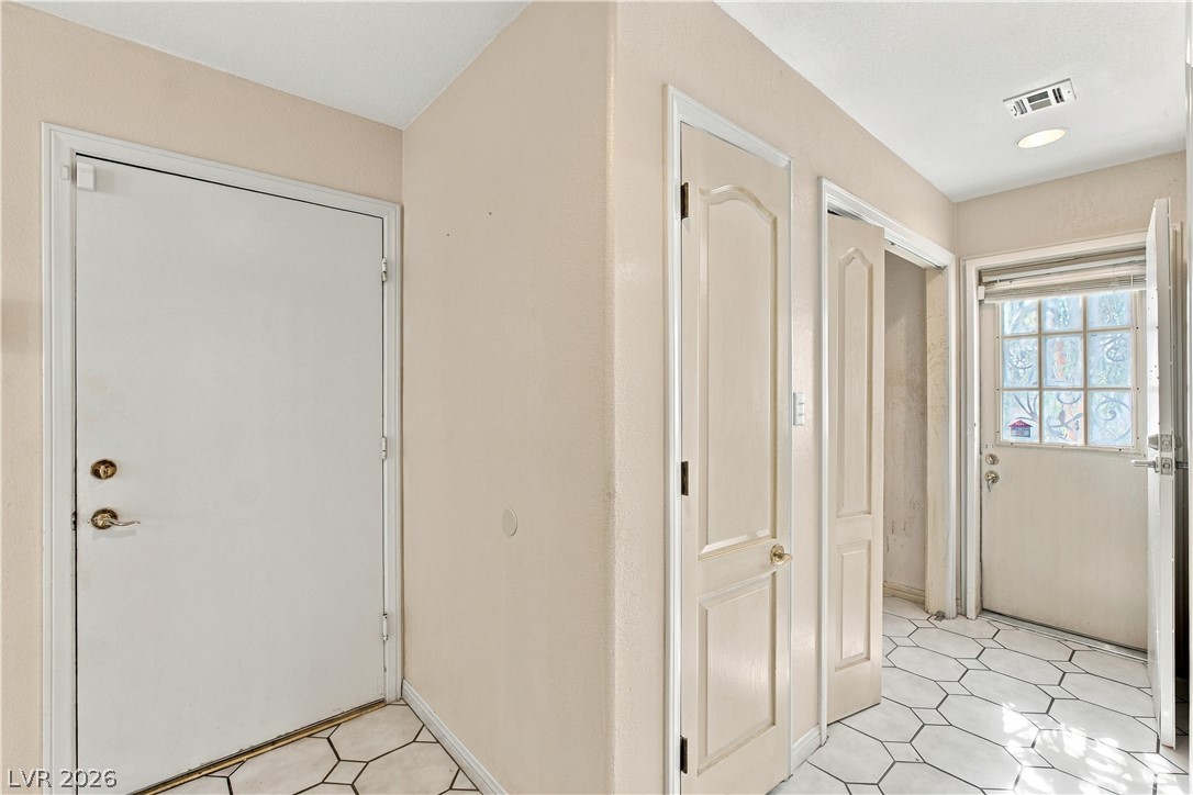 921 Primrose Lane