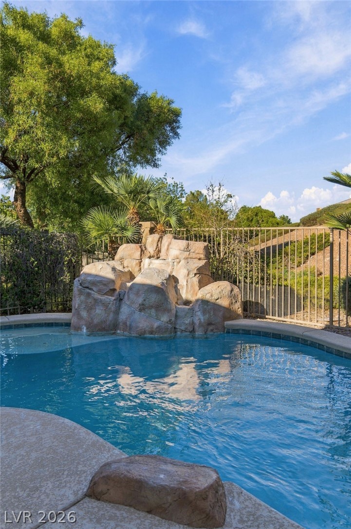 26 Fountainhead Circle