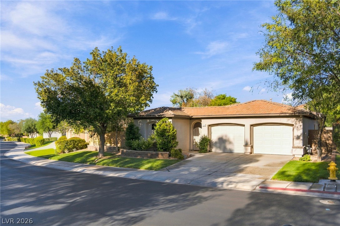 26 Fountainhead Circle