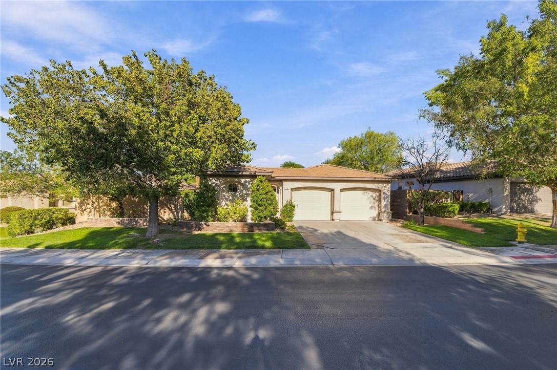26 Fountainhead Circle