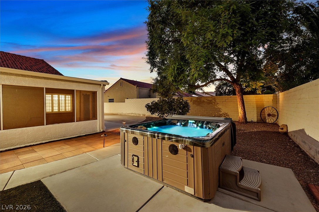 7308 Breezy Night Court