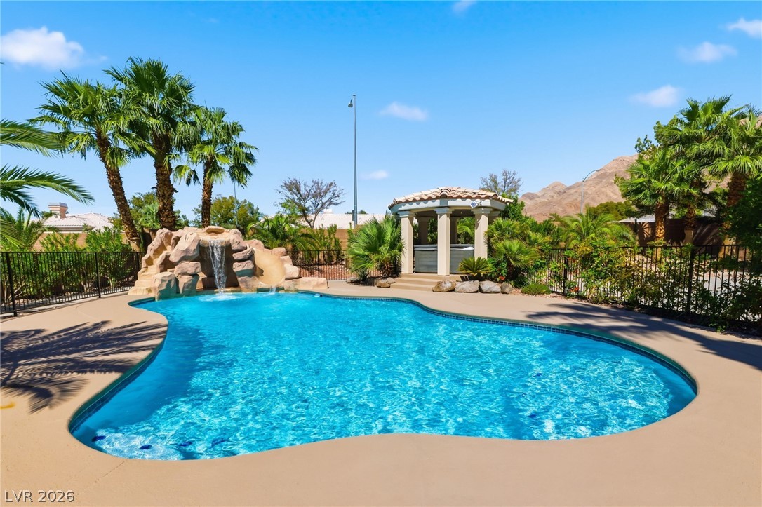 6926 Adobe Villa Avenue
