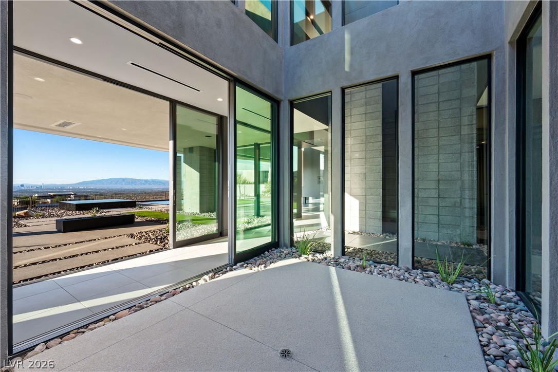 25 Boulderback Drive