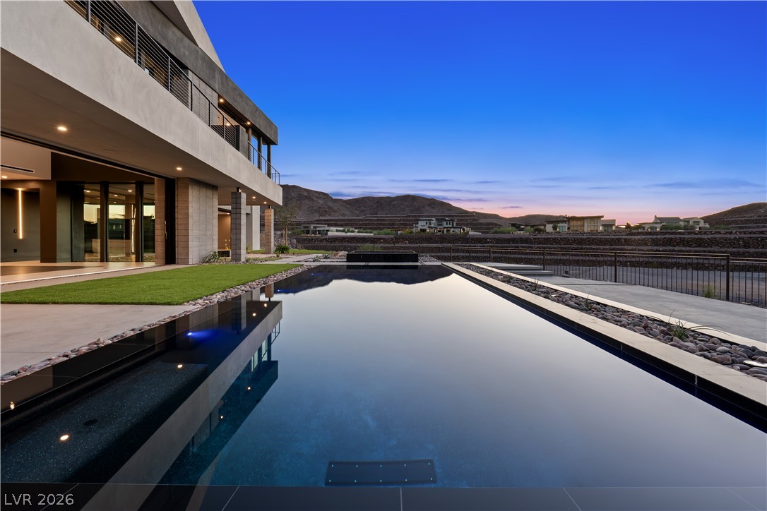 25 Boulderback Drive