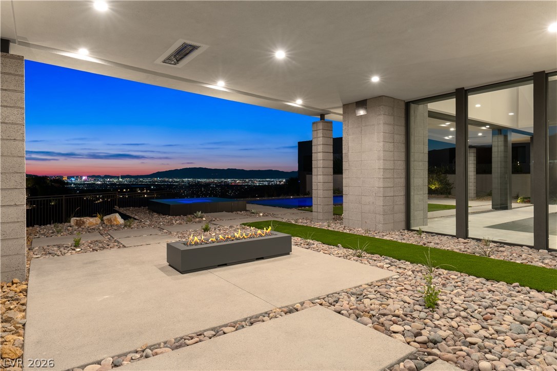25 Boulderback Drive