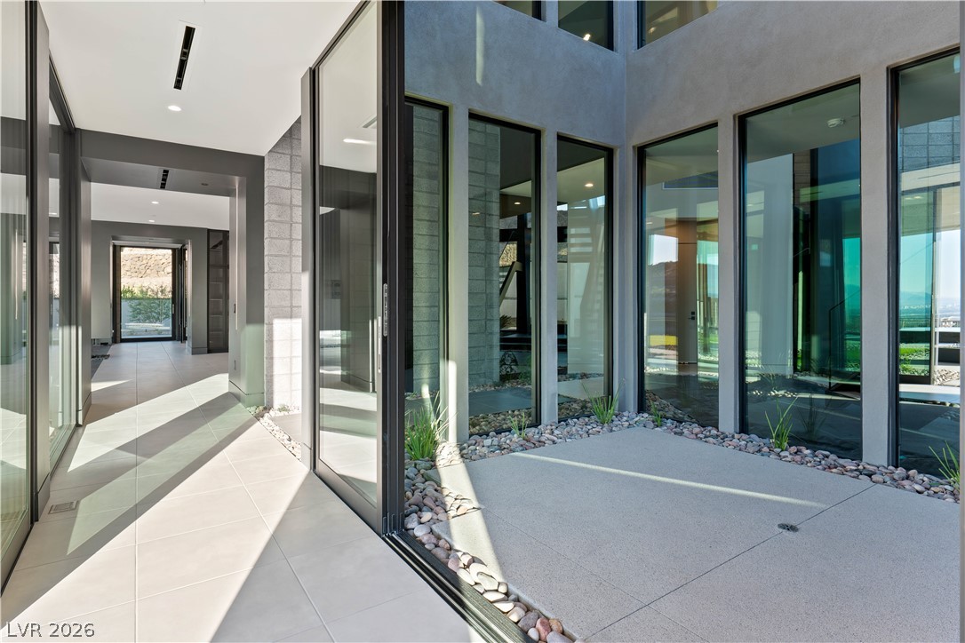 25 Boulderback Drive