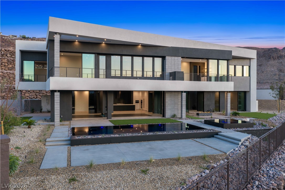 25 Boulderback Drive