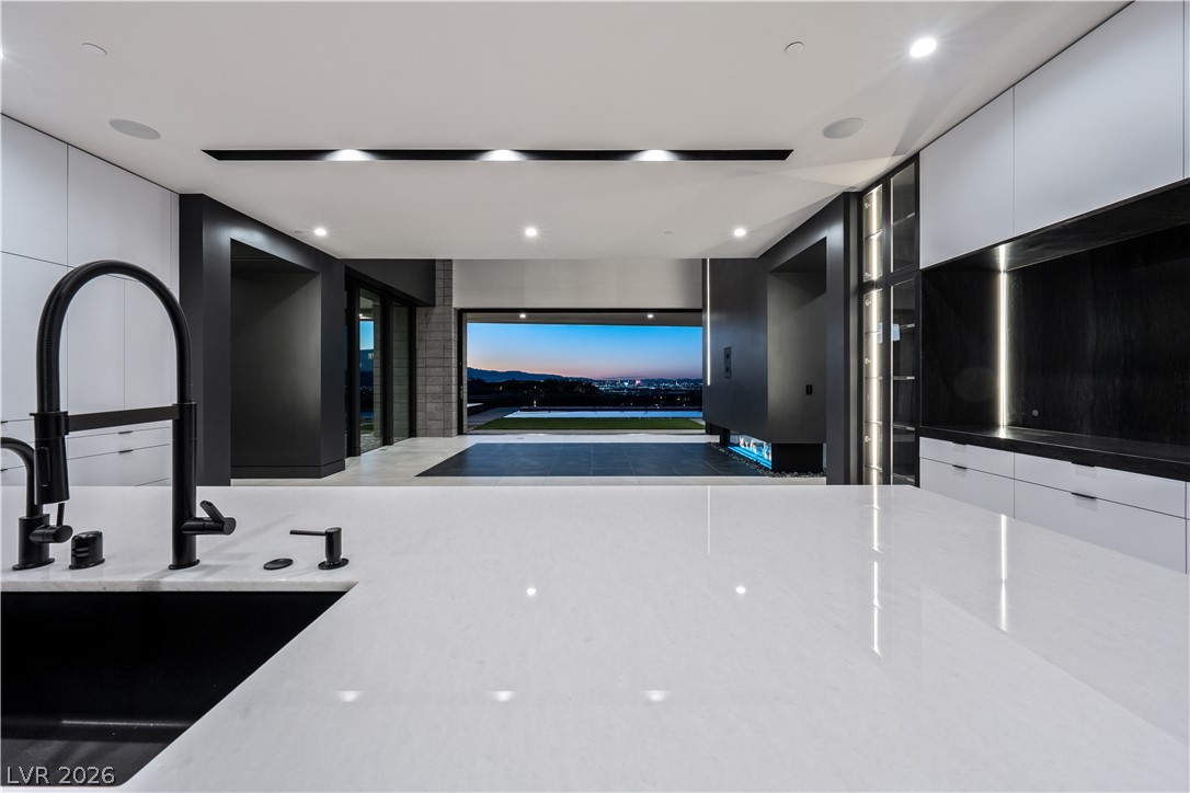 25 Boulderback Drive