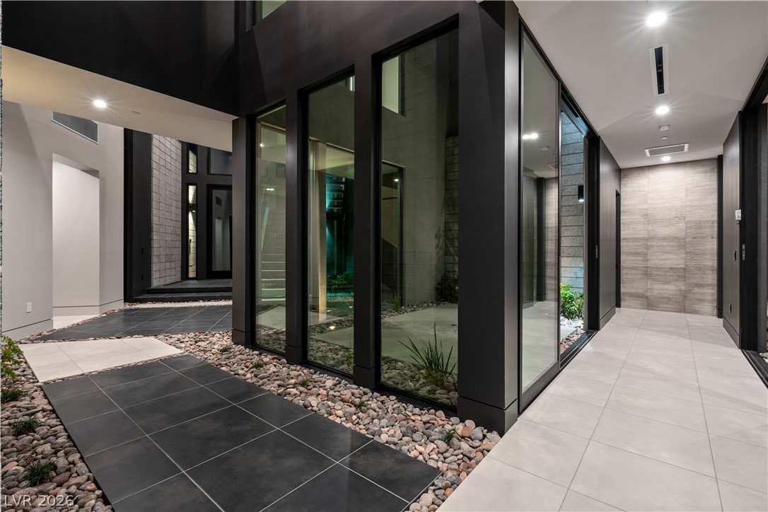 25 Boulderback Drive