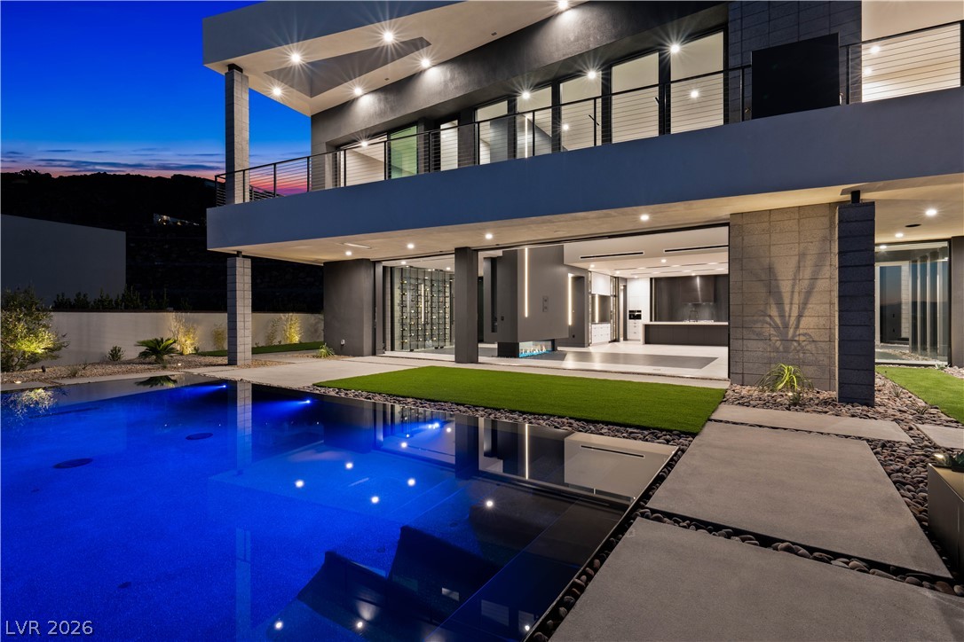 25 Boulderback Drive