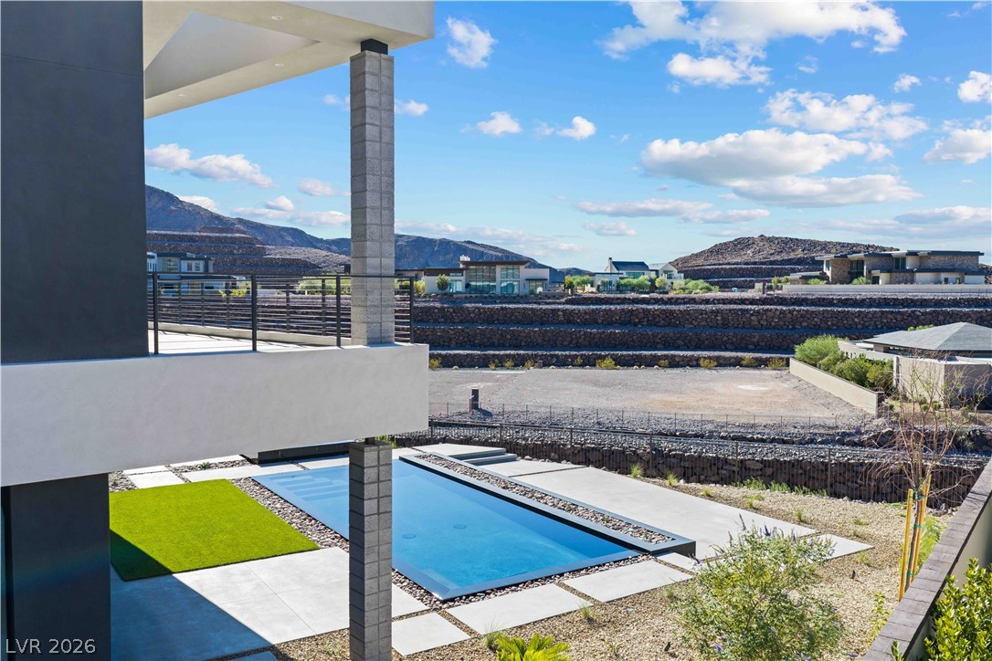 25 Boulderback Drive
