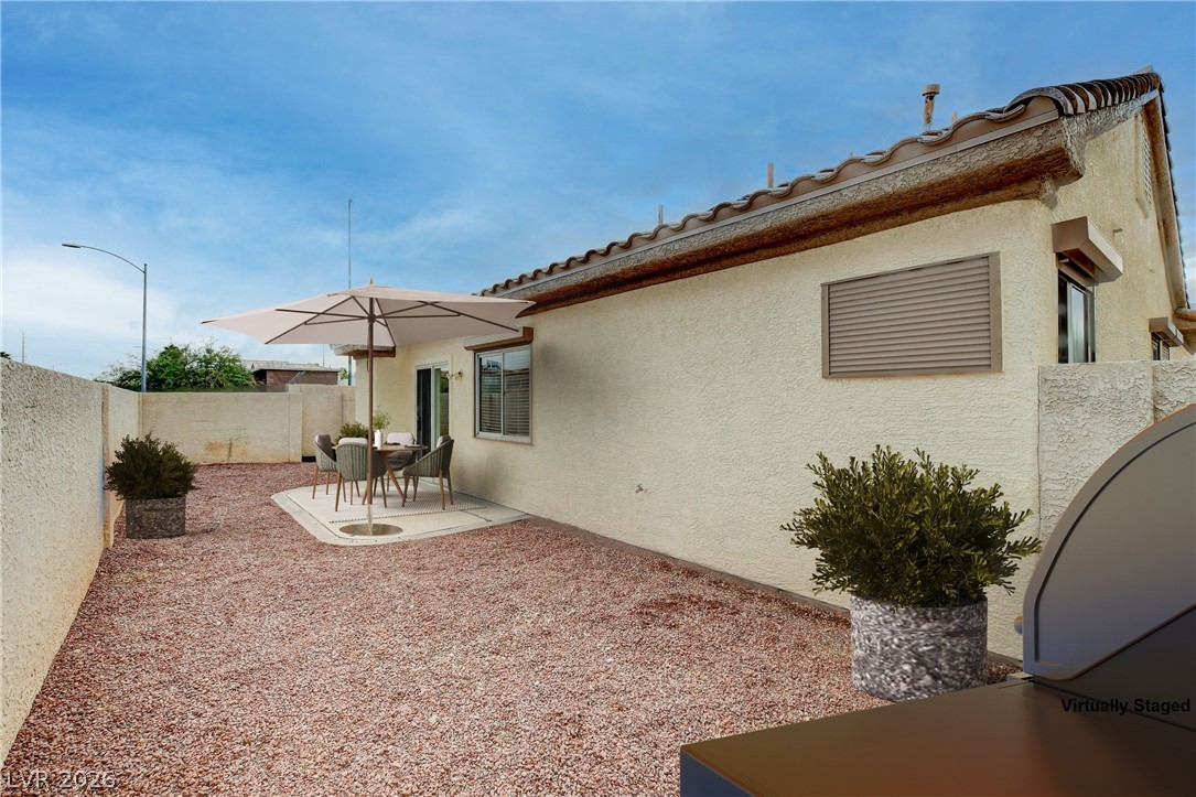 3300 Oeste Vista Street