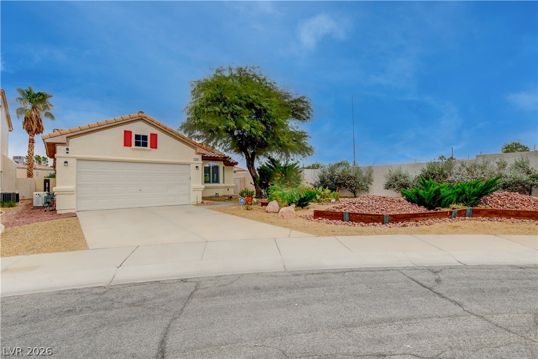 3300 Oeste Vista Street