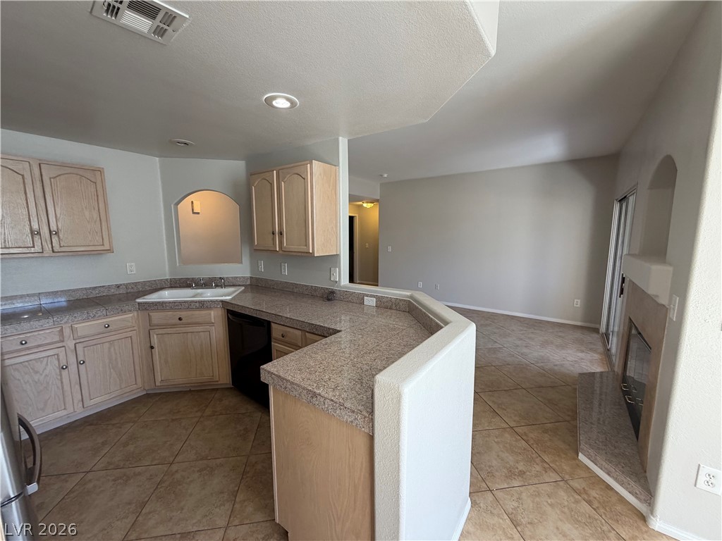 2050 West Warm Springs Road 4011