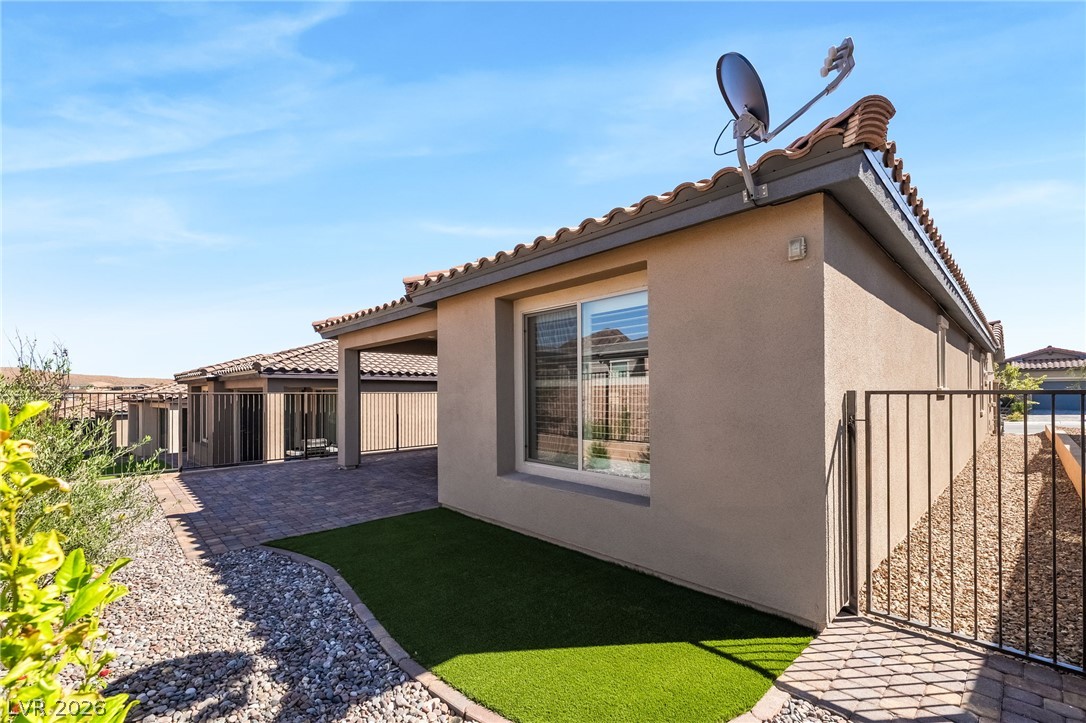 53 Lake Bluff Court